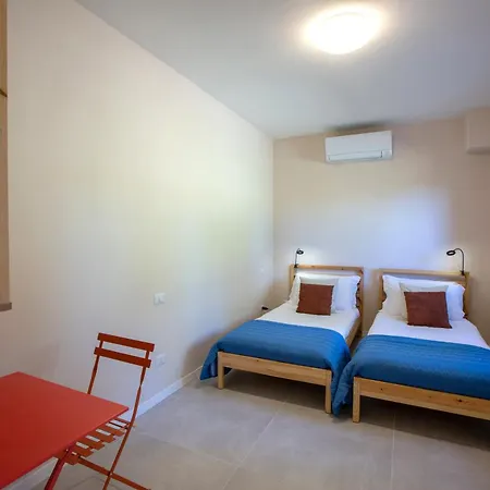 Casale Medi - Nuove Ed Eleganti Con Giardino, Vista E Piscina Condivisa Vakantiehuis *