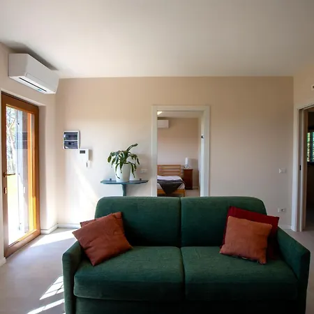 Casale Medi - Nuove Ed Eleganti Con Giardino, Vista E Piscina Condivisa Tatil Evi