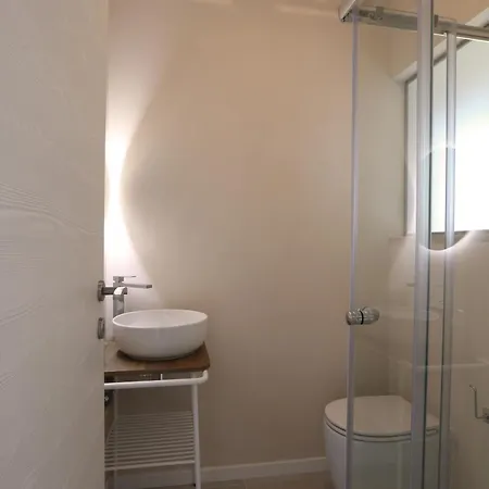 Casale Medi - Nuove Ed Eleganti Con Giardino, Vista E Piscina Condivisa Tatil Evi *