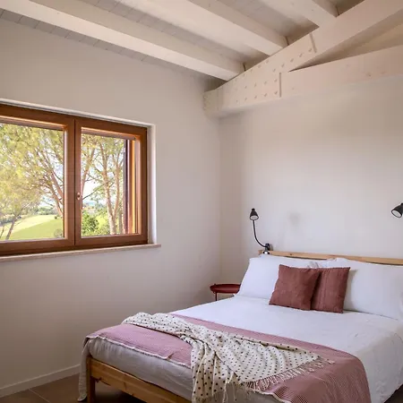 Casa de Férias Casale Medi - Nuove Ed Eleganti Con Giardino, Vista E Piscina Condivisa *