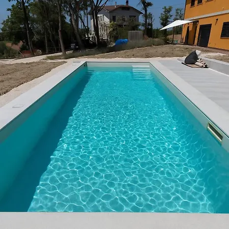 Casale Medi - Nuove Ed Eleganti Con Giardino, Vista E Piscina Condivisa Belvedere Ostrense