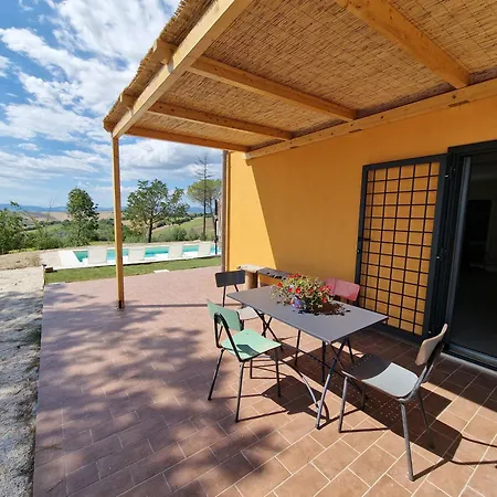 Casale Medi - Nuove Ed Eleganti Con Giardino, Vista E Piscina Condivisa *