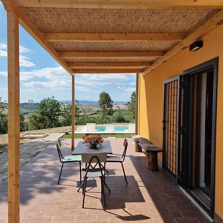 Casale Medi - Nuove Ed Eleganti Con Giardino, Vista E Piscina Condivisa Vakantiehuis Belvedere Ostrense